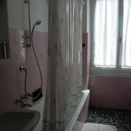 Belvedere No Air Conditioning Апартаменты *